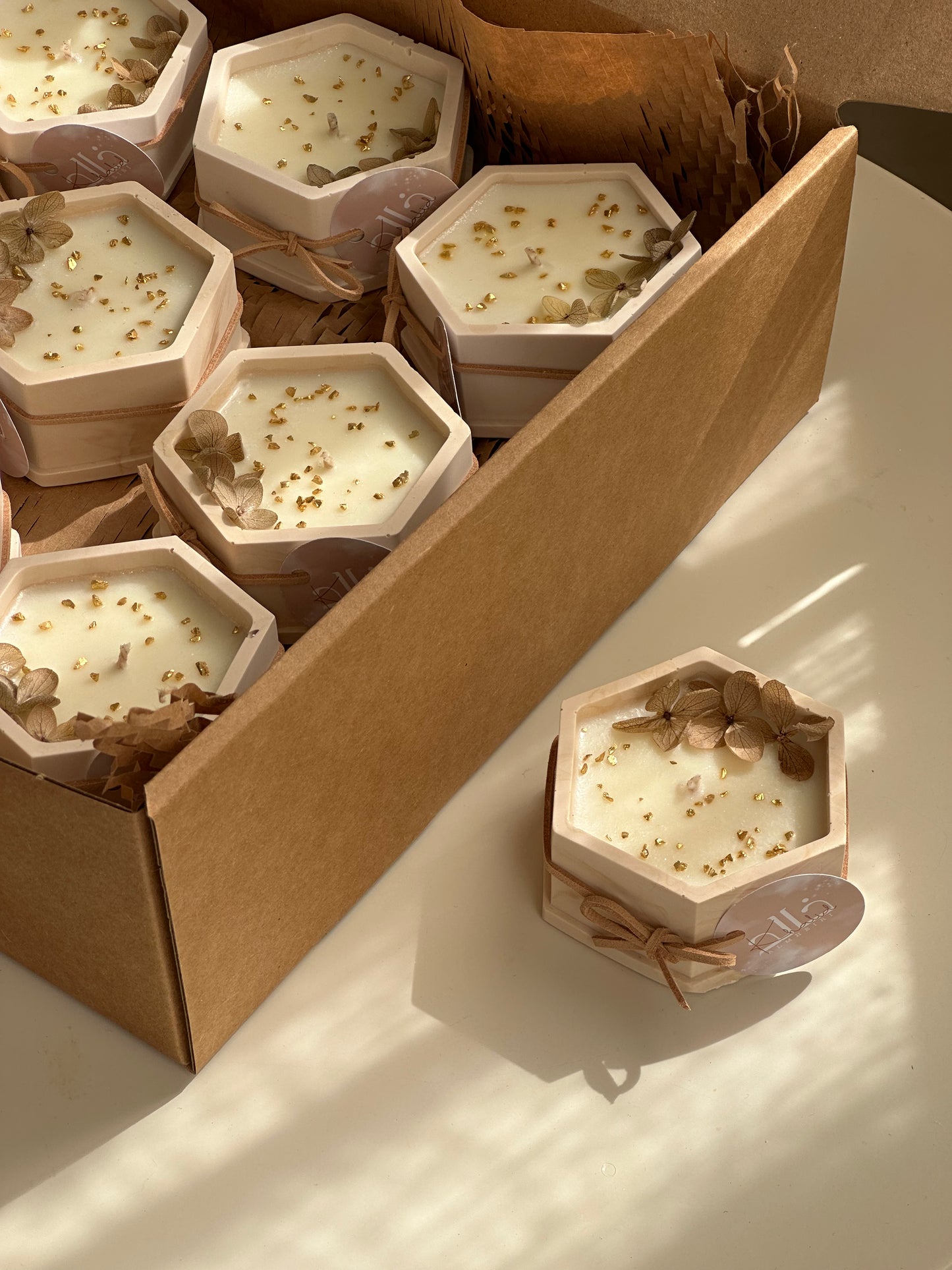 Soft brown petals Candles شموع البتلات البنية