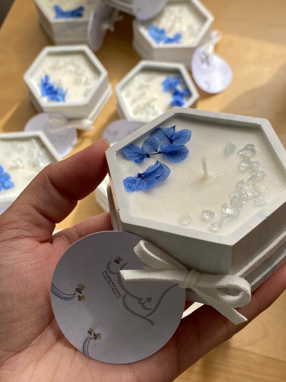 Blue Petals Candle 💙 شمعة ثيم البتلات الزرقاء