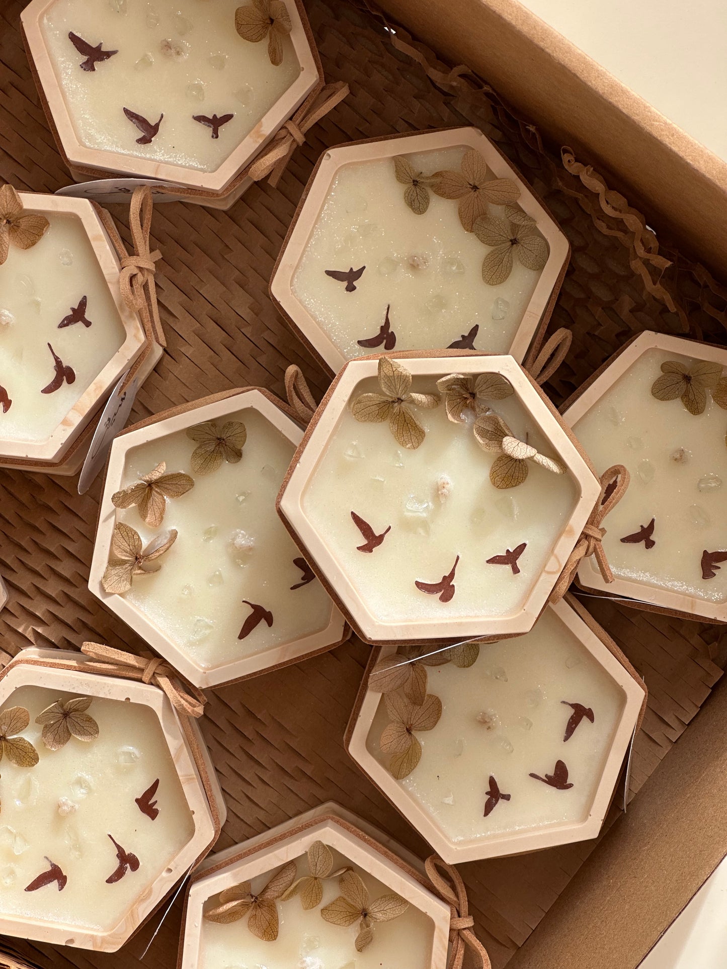 Brown Flying Birds Candles شموع ثيم الطيور باللون البني 🕊️ ⁩⁩